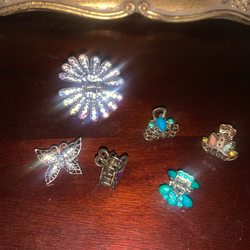 Six rhinestone hair clips